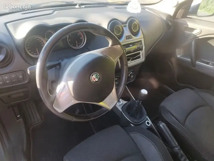 Alfa Romeo Mito 2010 photo 2