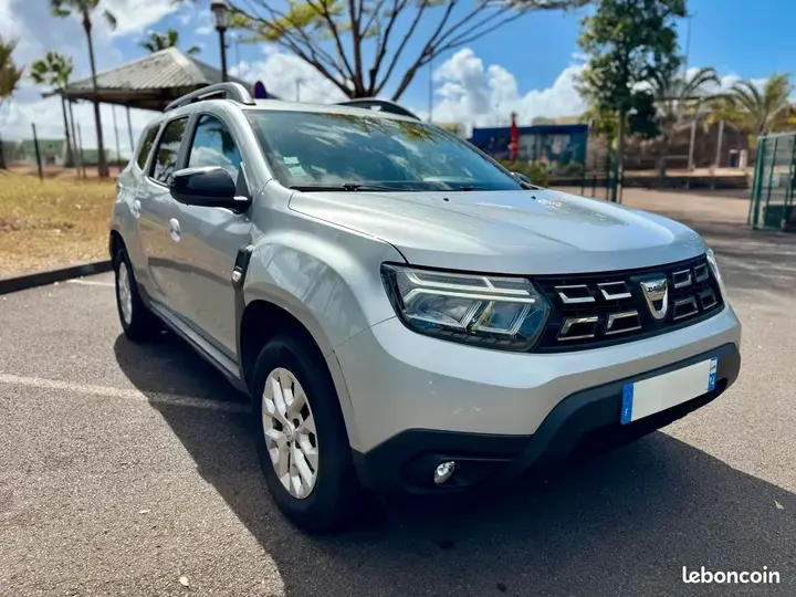 Dacia Duster 2022 photo 2