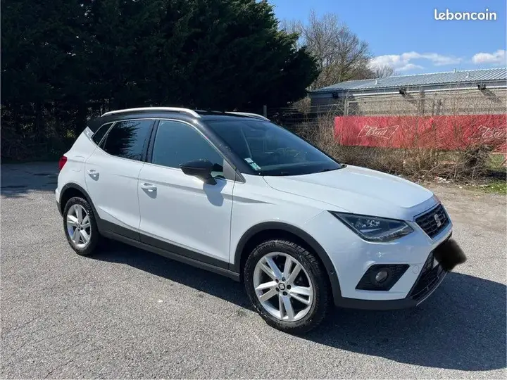 Seat Arona 2019 photo 2