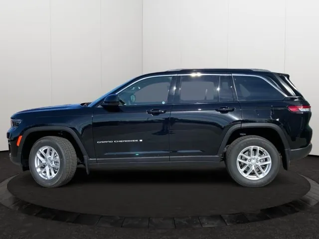 Jeep Grand Cherokee 2026 photo 2