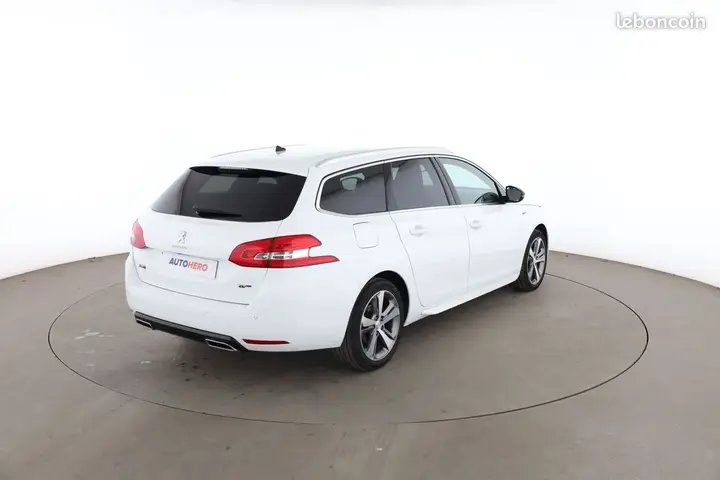 Peugeot 308 2021 photo 3