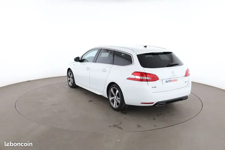 Peugeot 308 2021 photo 2