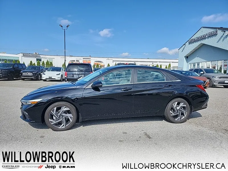 Hyundai Elantra 2025 photo 3