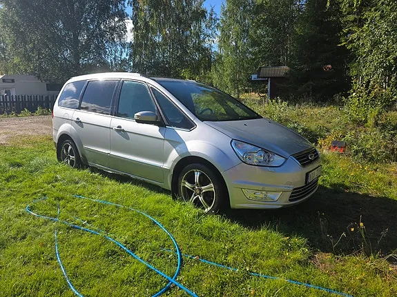 Ford Galaxy 2014 photo 2