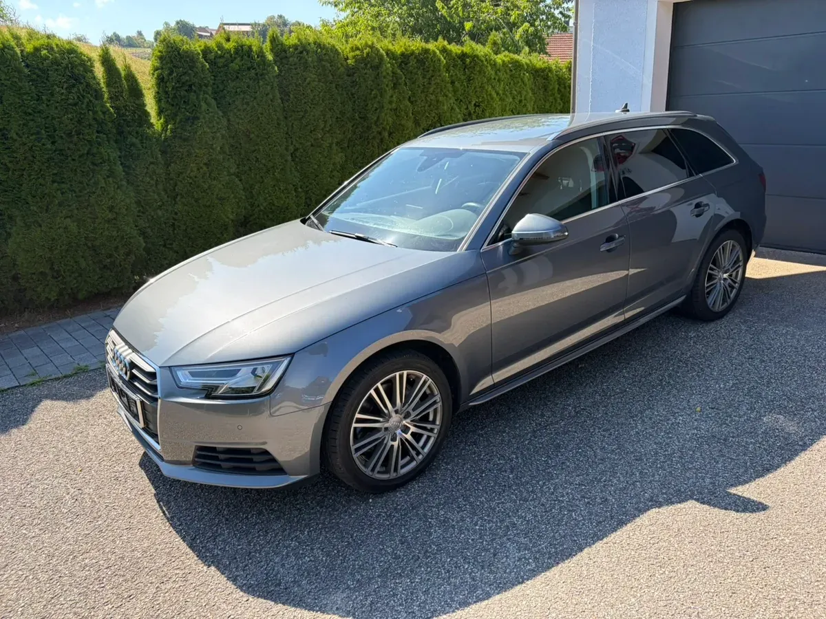 Audi A4 2016 photo 2