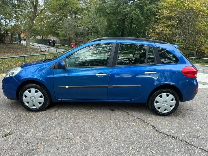 Renault Clio 2011 photo 3