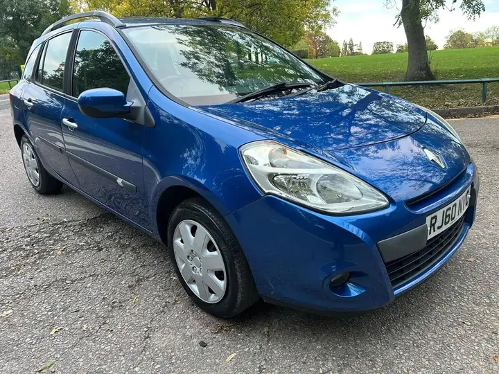 Renault Clio 2011 photo 2