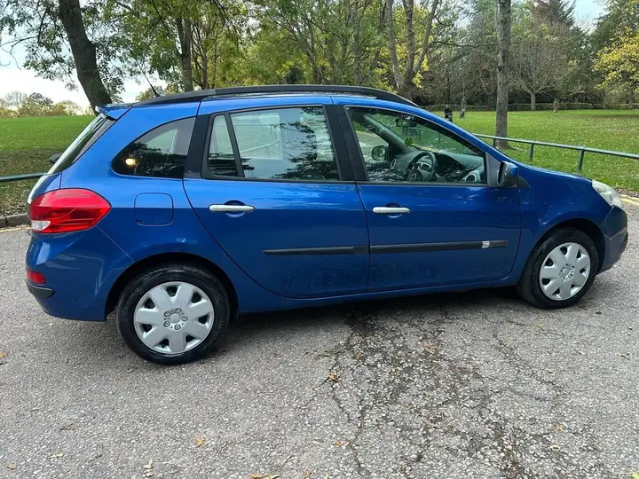 Renault Clio 2011 photo 4
