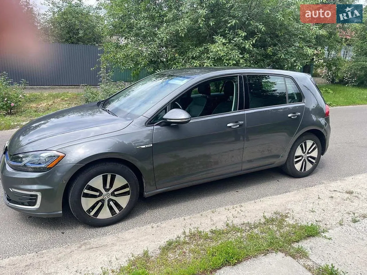 Volkswagen E-Golf 2019 photo 2
