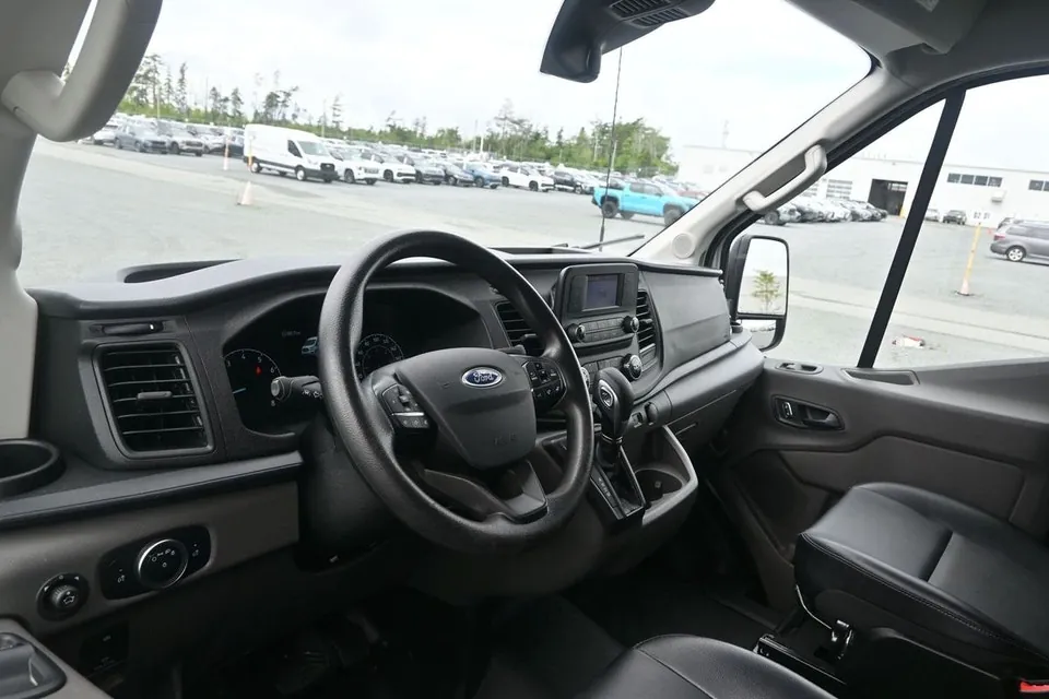 Ford Transit 2025 photo 3