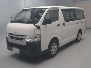 Toyota Hiace 2021 photo 2