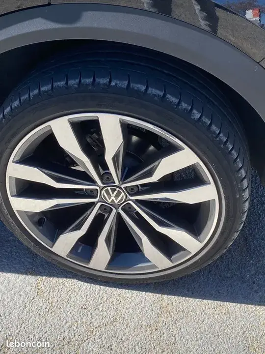 Volkswagen T-Roc 2022 photo 2