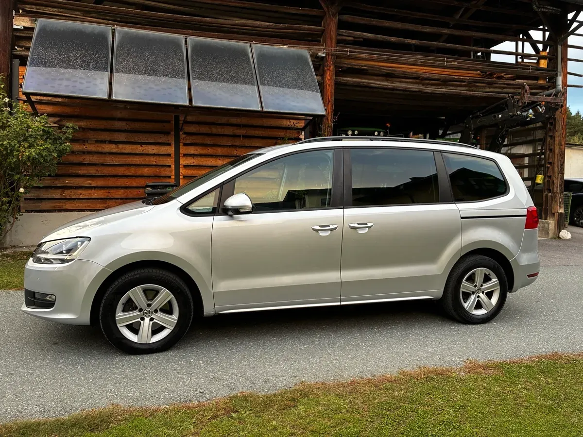 Volkswagen Sharan 2010 photo 2