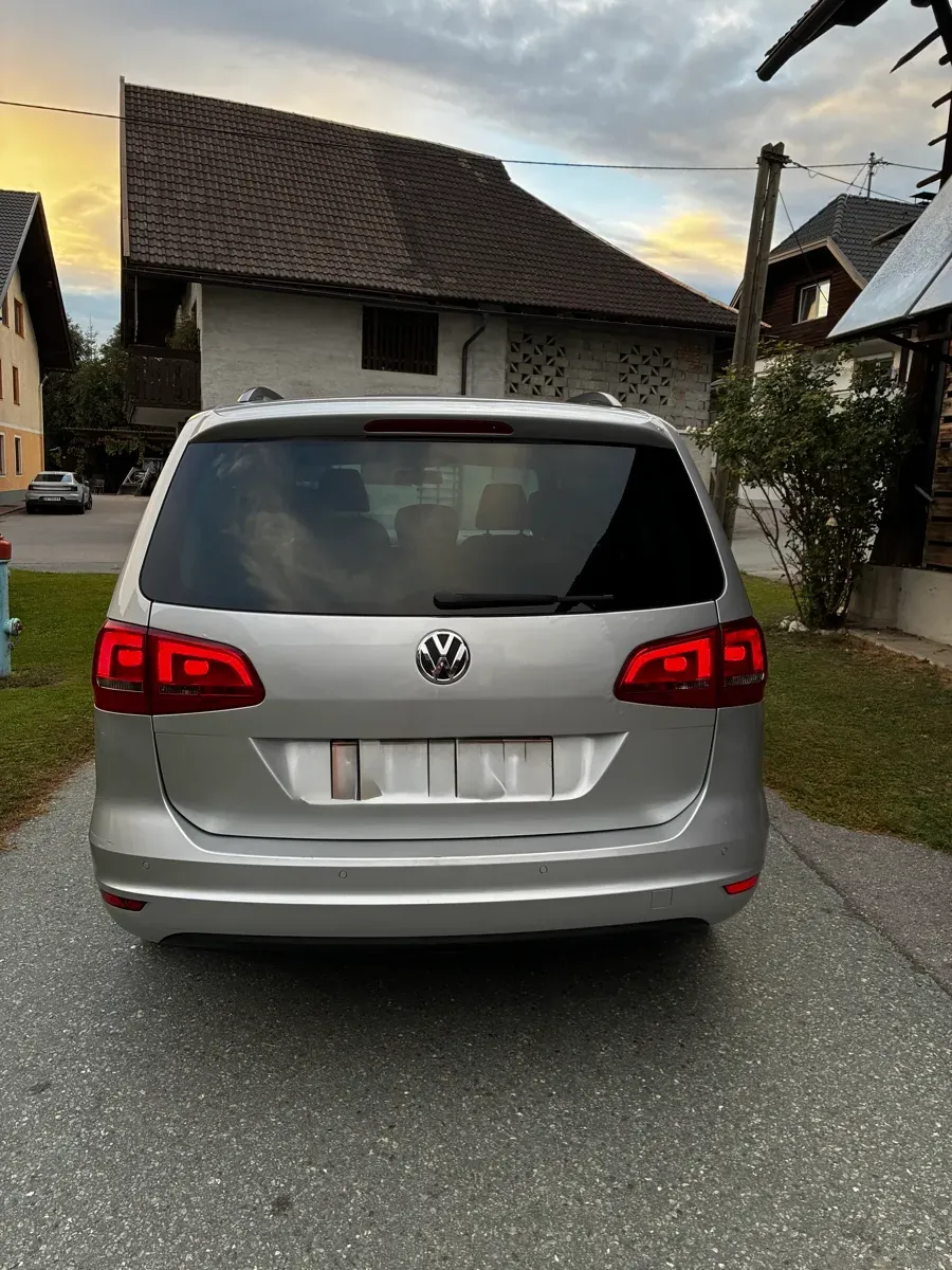 Volkswagen Sharan 2010 photo 3