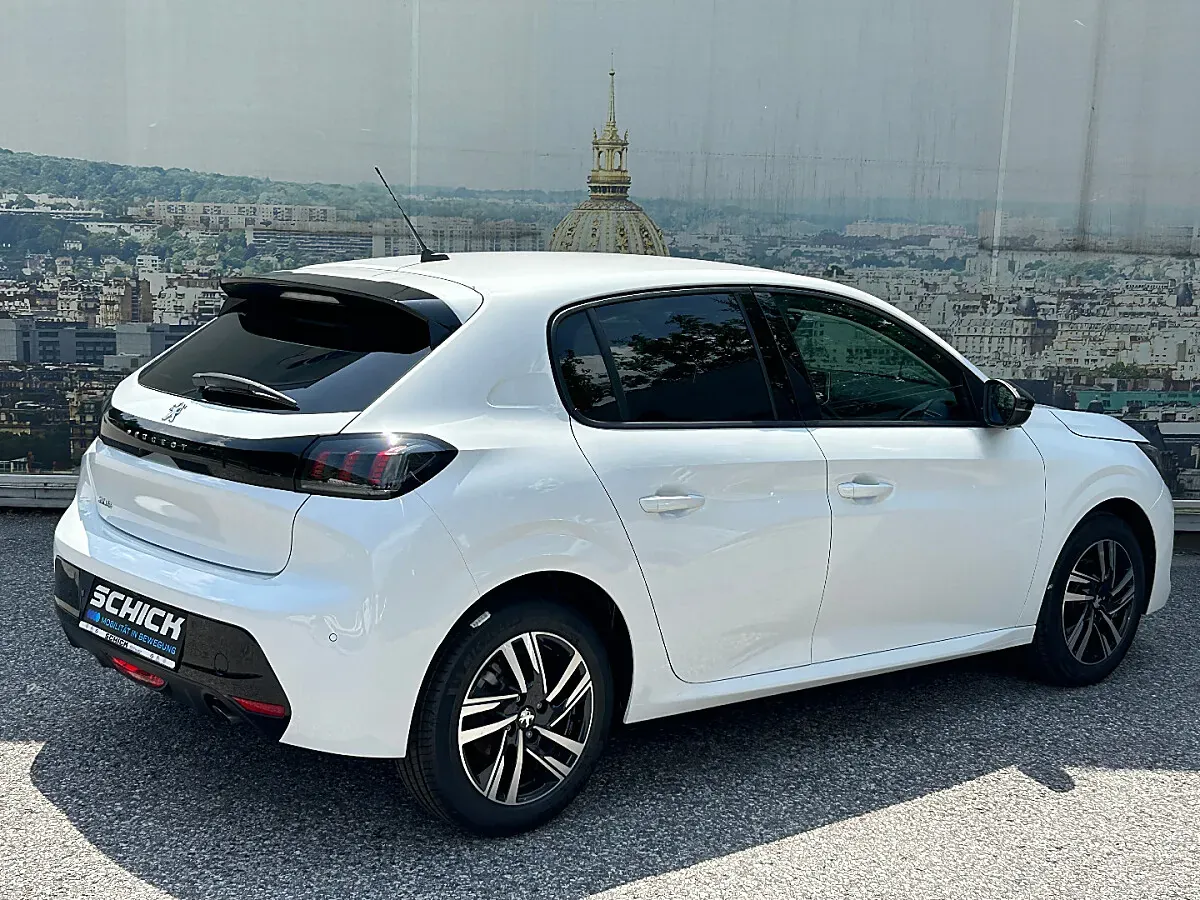 Peugeot 208 2023 photo 2