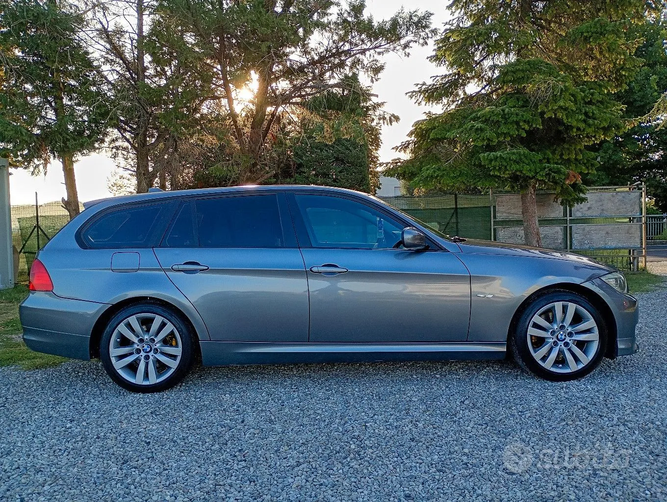 BMW 3 Series 2010 photo 3