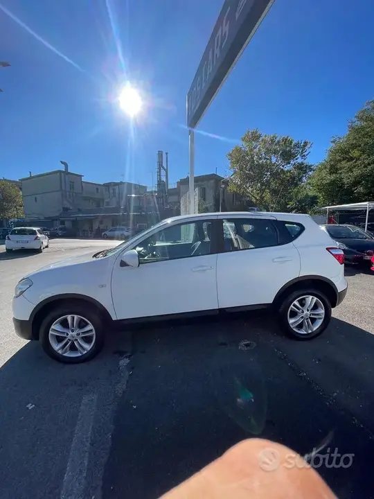 Nissan Qashqai 2012 photo 2