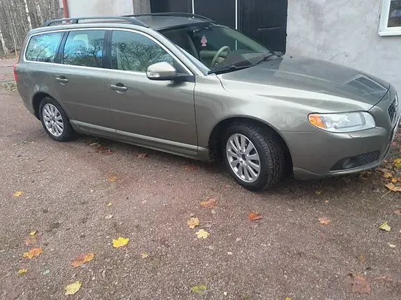 Volvo V70 2010 photo 5
