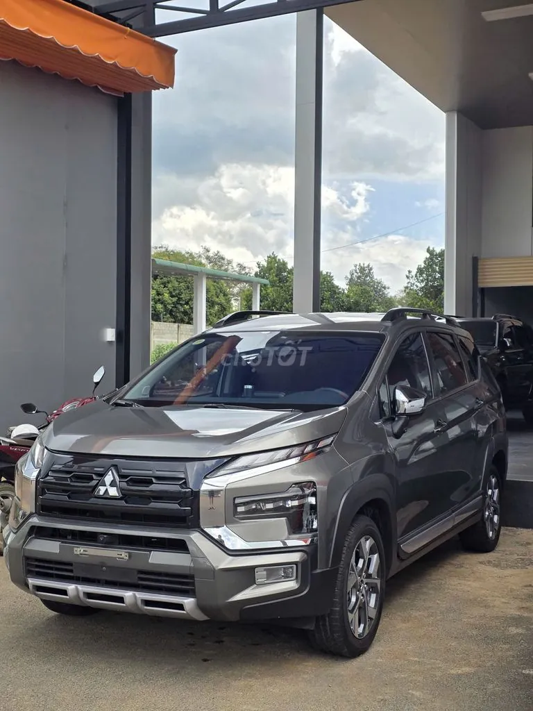 Mitsubishi Xpander Cross 2023 photo 2