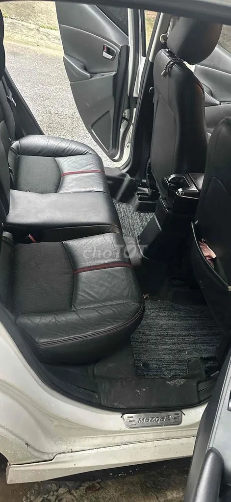 Mazda 2 2016 photo 3