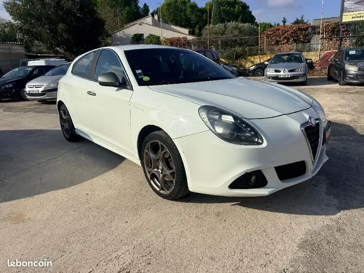Alfa Romeo Giulietta 2012 photo 3