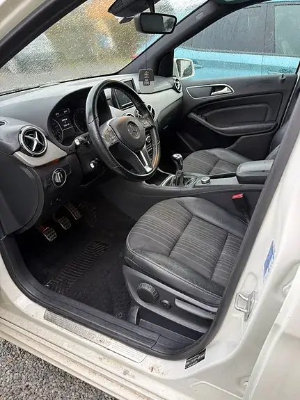 Mercedes-Benz B 180 2012 photo 5