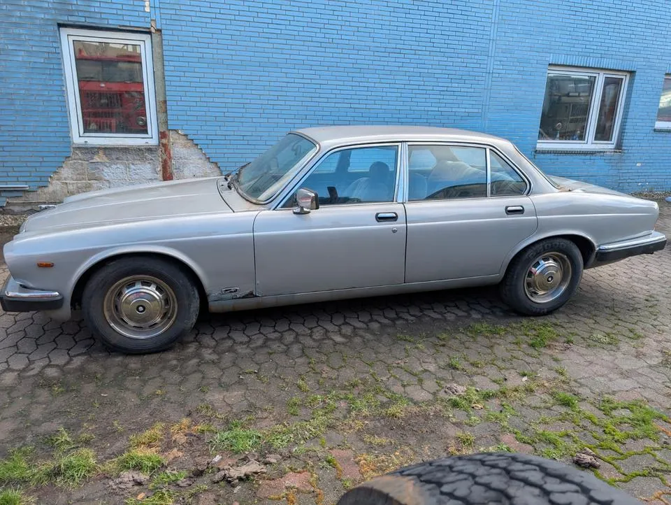 Jaguar Xj6