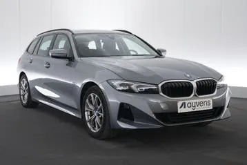 BMW 3 Series Touring 2022 photo 3