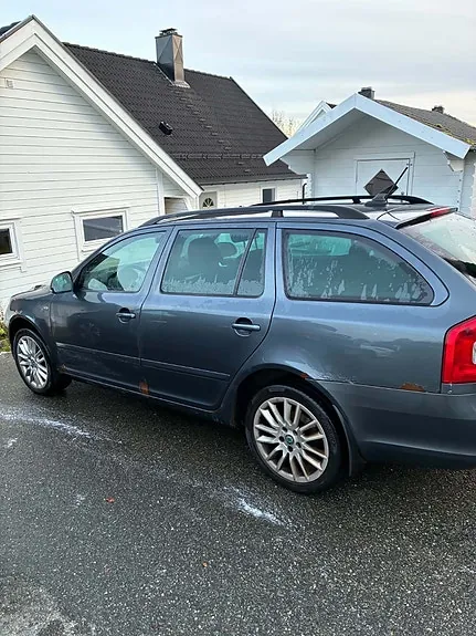 Skoda Octavia 2011 photo 4