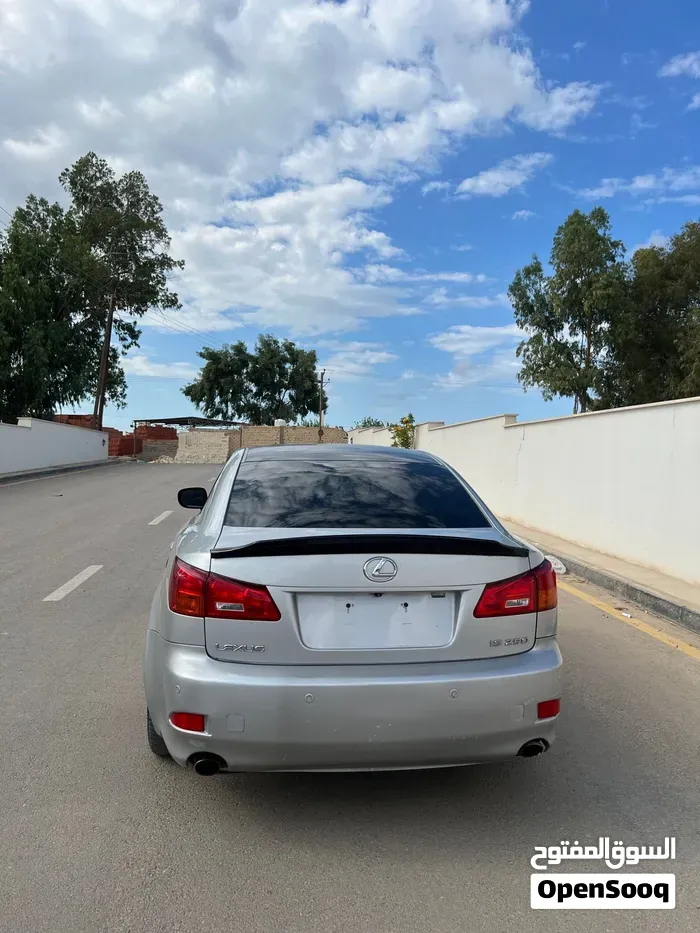 Lexus Is 250 2010 photo 4