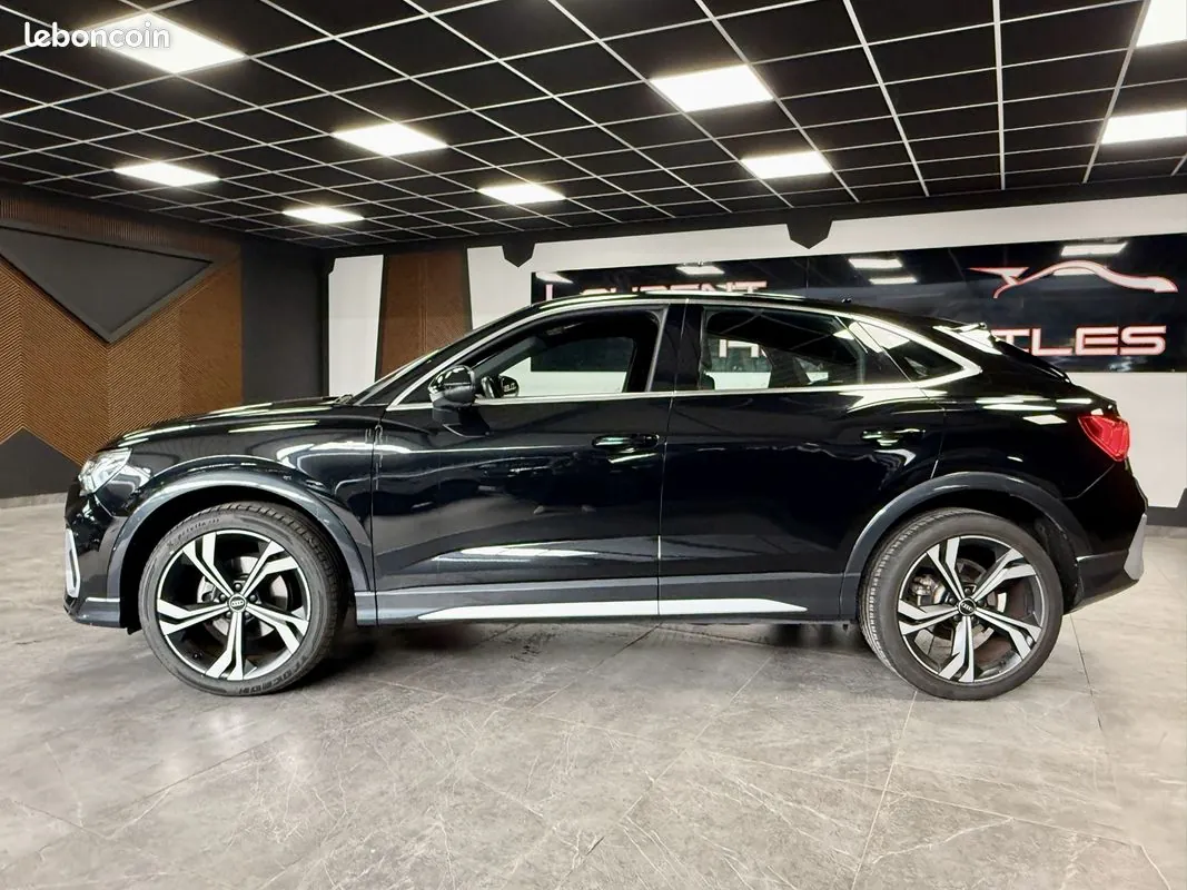 Audi Q3 2022 photo 2