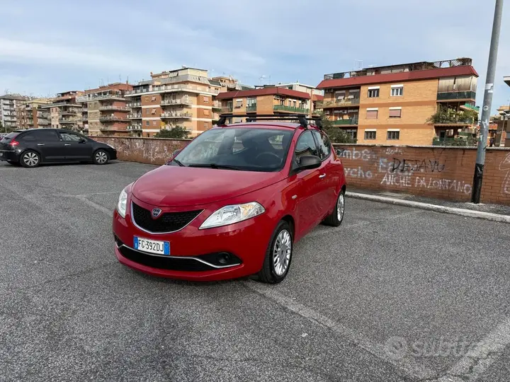 Lancia Ypsilon