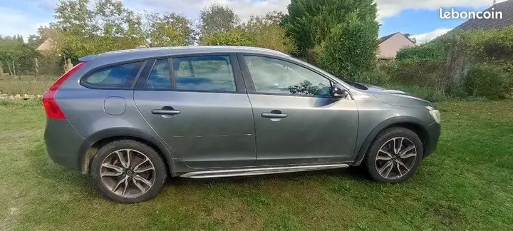 Volvo V60 2016 photo 2