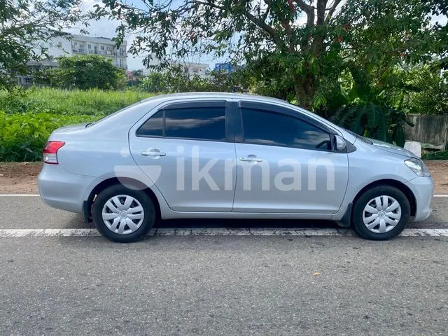 Toyota Belta 2010 photo 4