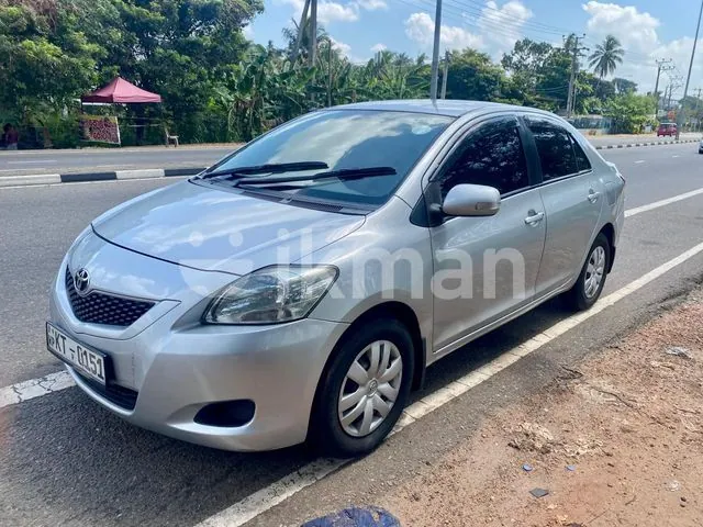 Toyota Belta 2010 photo 2
