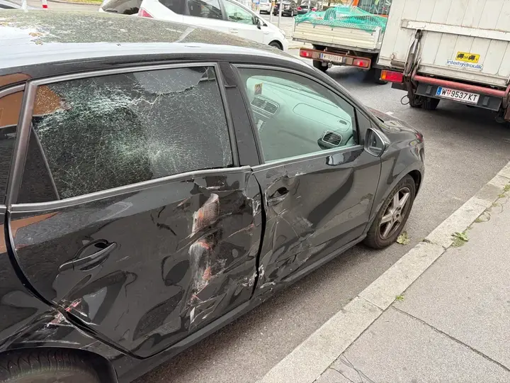 Volkswagen Polo 2011 photo 3