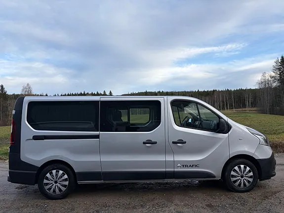 Renault Trafic 2016 photo 2
