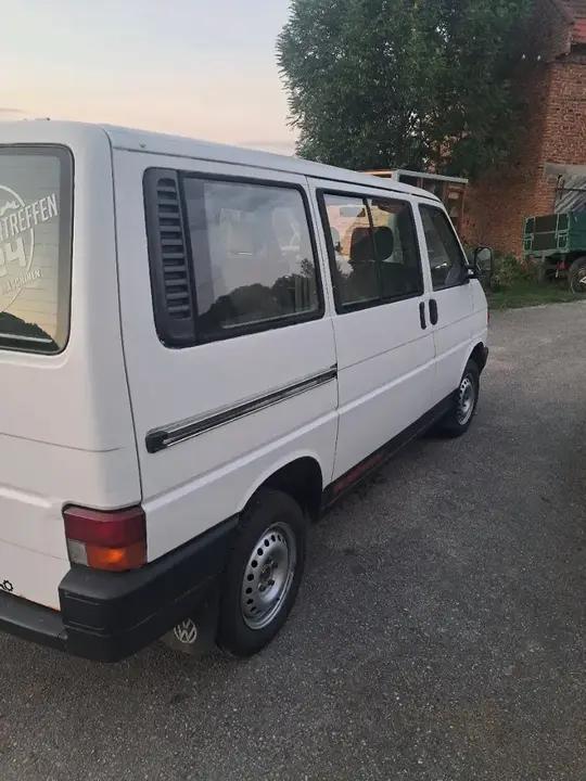 Volkswagen T4 1994 photo 3