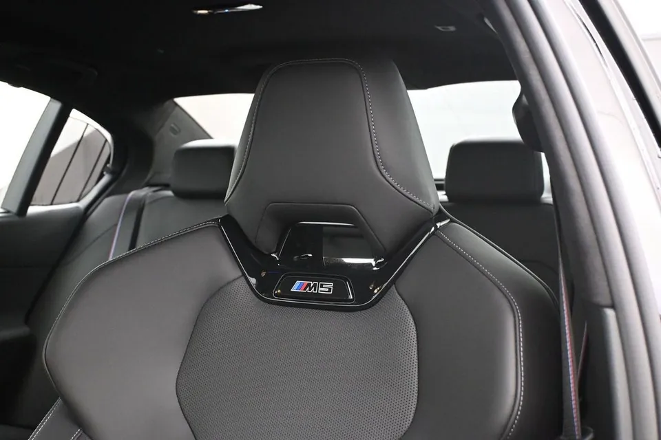 BMW M5 2027 photo 5