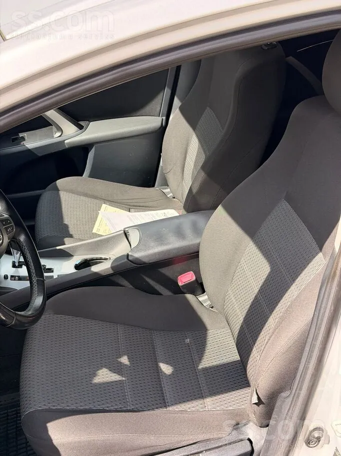 Toyota Avensis 2013 photo 3