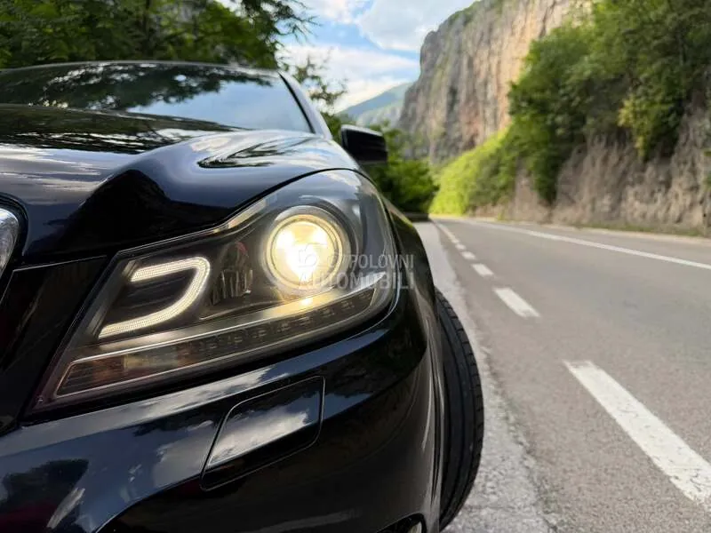 Mercedes-Benz C-Class 2012 photo 3