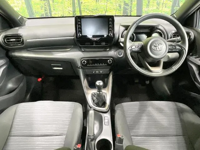 Toyota Yaris 2023 photo 2