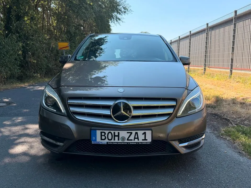 Mercedes-Benz B200D