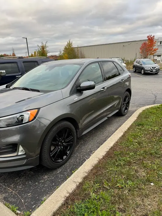 Ford Edge 2022 photo 2