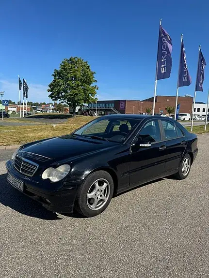 Mercedes-Benz C 200 D 2004 photo 2