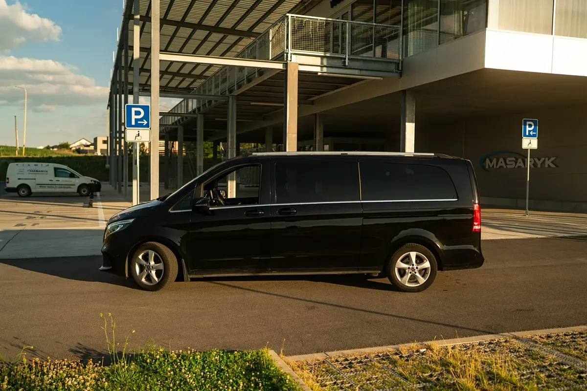 Mercedes-Benz V-Class 2020 photo 3