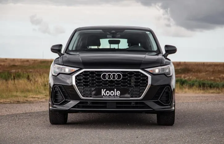Audi Q3 2022 photo 2