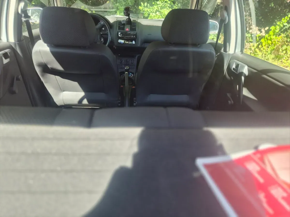 Volkswagen Polo 2001 photo 2