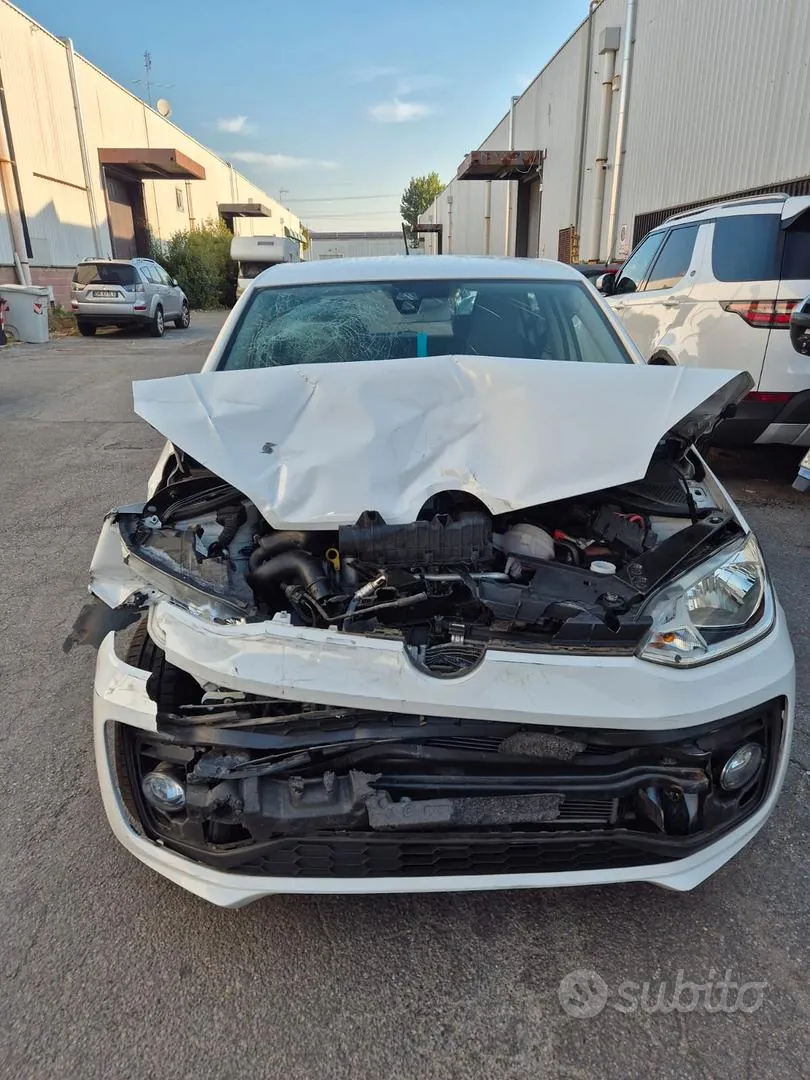 Volkswagen Up 2018 photo 3