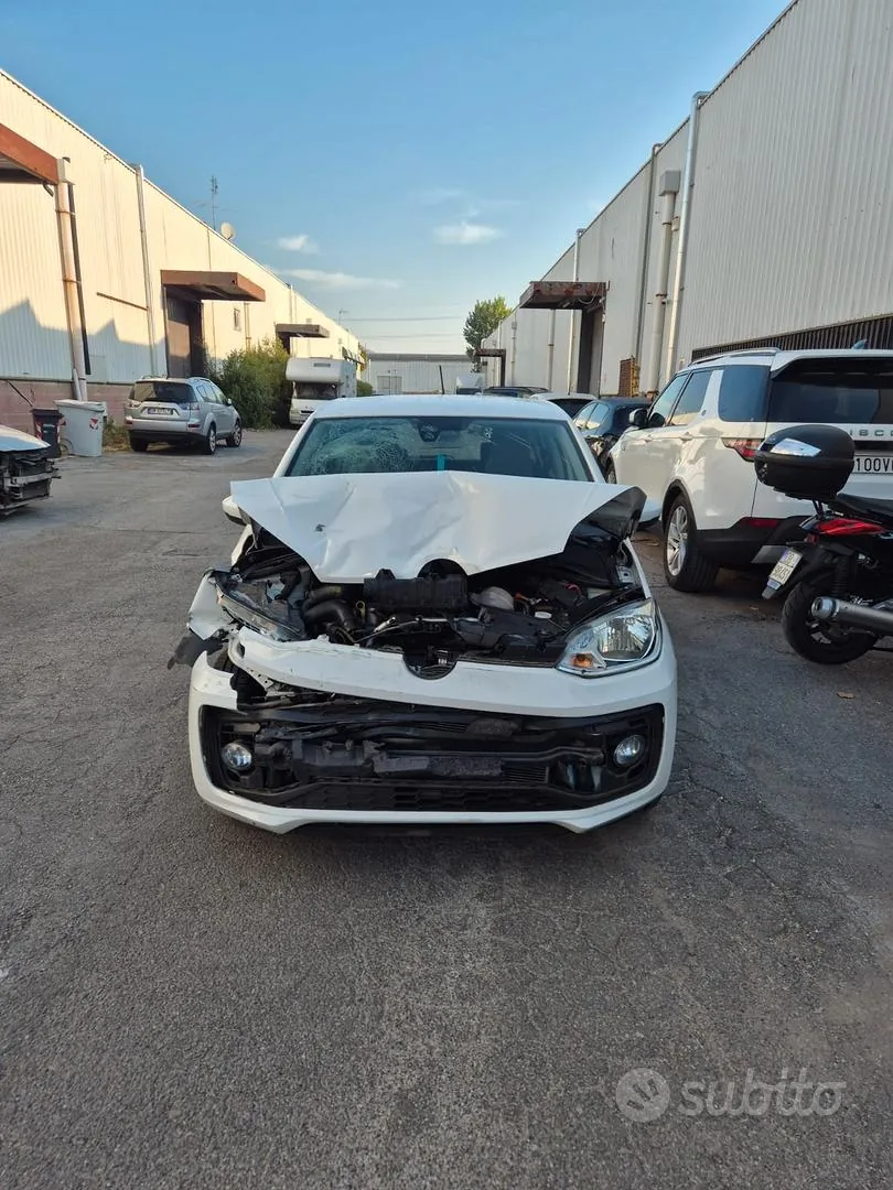 Volkswagen Up 2018 photo 2